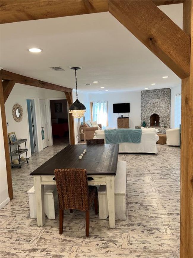 1436 Tx 124, House other with 3 bedrooms, 2 bathrooms and null parking in High Island TX | Image 7