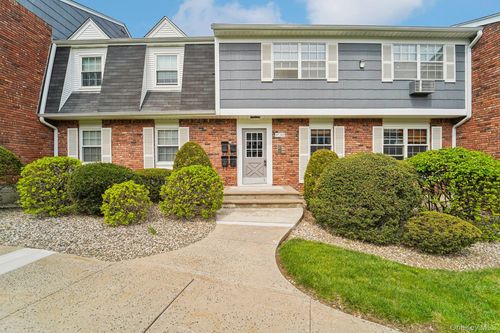 103 Doxbury Ln, Suffern, NY, 10901-7246 | Card Image
