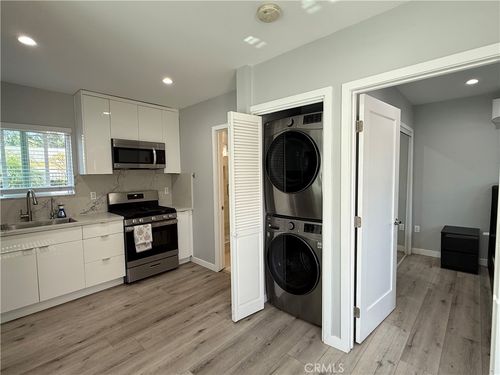 11406 Collett Ave, Granada Hills, CA, 91344-3814 | Card Image