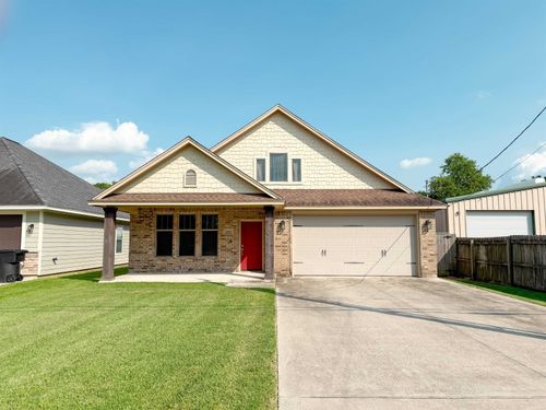 215 Chicago Ave, Nederland, TX, 77627-2132 | Card Image