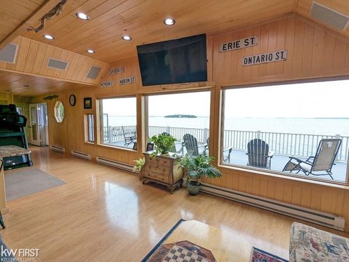 1422 Sims St, De Tour Vlg, MI, 49725-8508 | Card Image