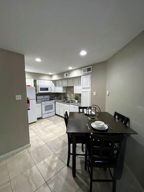 112-9805 Walnut St, Dallas, TX, 75243-8854 | Card Image