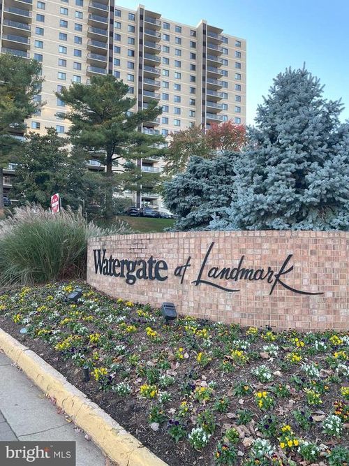 1807-203 Yoakum Pkwy, ALEXANDRIA, VA, 22304-3748 | Card Image