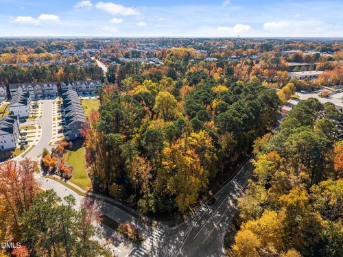 1808 N Salem St, Apex, NC, 27523-8202 | Card Image