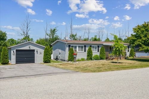 10 Hummingbird Cir, Sutton West, ON, L0E1R0 | Card Image