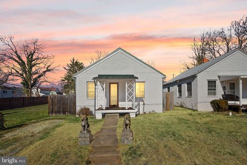 224 South St Se, LEESBURG, VA, 20175-3705 | Card Image