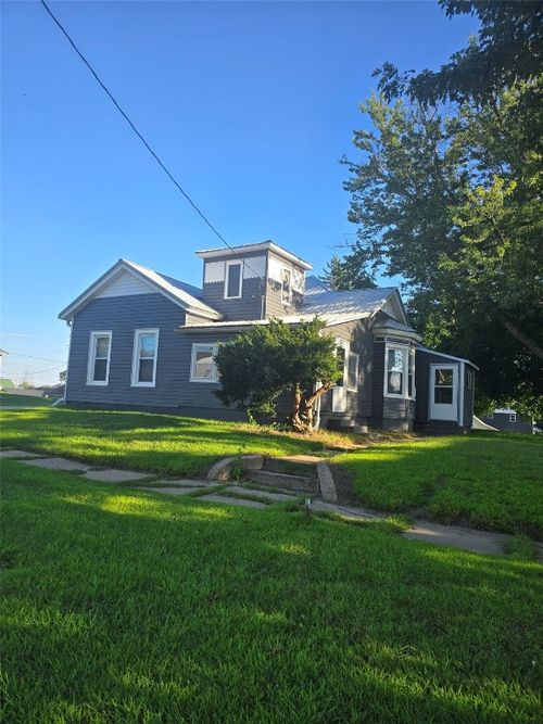 406 Broadway St, Oxford Junction, IA, 52323-7588 | Card Image