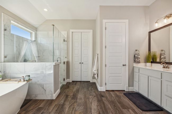 Primary bath | Image 25