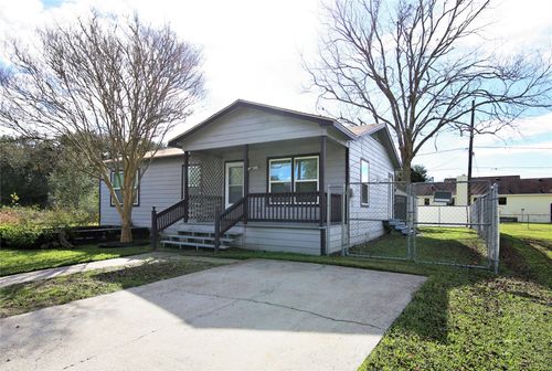 6611 Wayne Johnson Ave, Hitchcock, TX, 77563-1918 | Card Image