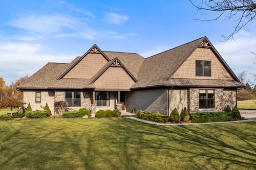 1535 Townsend Rd, Addison Township, MI, 48367-3637 | Card Image