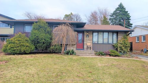 4470 Pinedale Dr, Niagara Falls, ON, L2E6M5 | Card Image