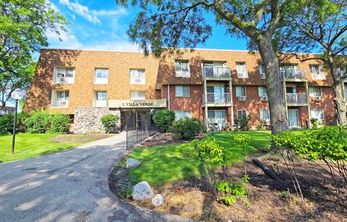 305-1 Villa Verde Drive, Buffalo Grove, IL, 60089 | Card Image
