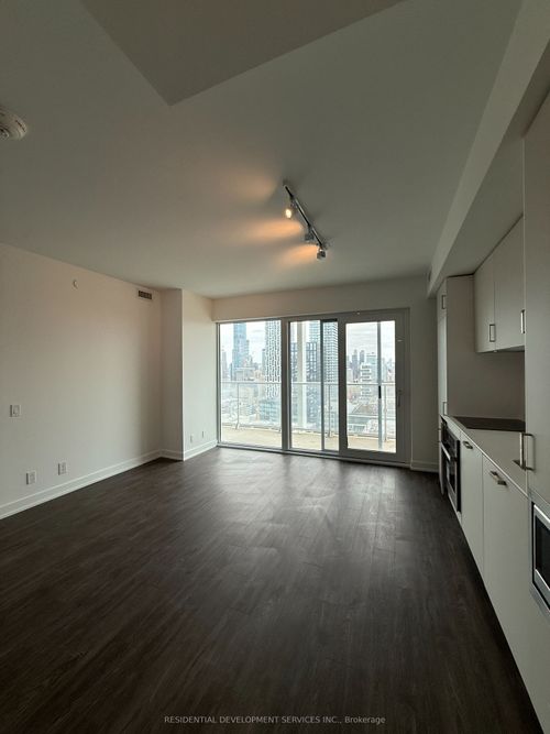 3901-88 Queen Street, Toronto, ON, M5C0B6 | Card Image