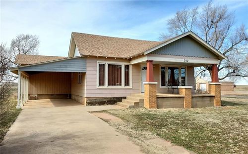 202 S Main St, Custer City, OK, 73639-9648 | Card Image