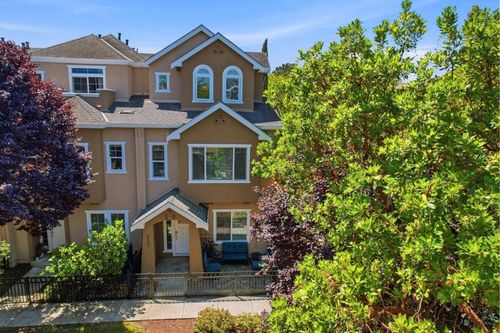 2222 Raspberry Ln, Mountain View, CA, 94043-2629 | Card Image