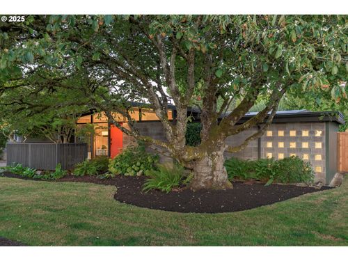 278 Hambletonian Dr, Eugene, OR, 97401-5732 | Card Image