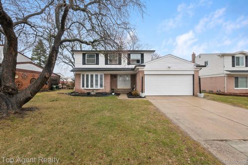 27370 Selkirk St, Southfield, MI, 48076-3623 | Card Image