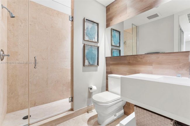 APT-1810 - 100 S Pointe Dr, Condo with 3 bedrooms, 3 bathrooms and null parking in Miami Beach FL | Image 10