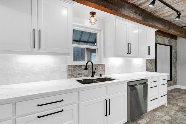 1228 Waterview Rd, House other with 3 bedrooms, 3 bathrooms and null parking in Granbury TX | Image 22