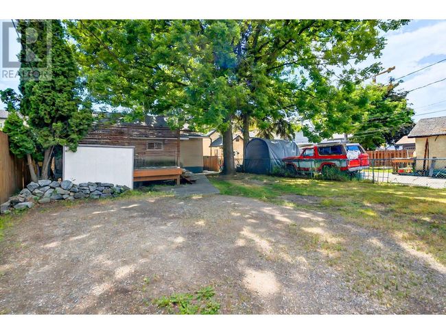 756 Cawston Ave, House other with 2 bedrooms, 1 bathrooms and 4 parking in Kelowna BC | Image 34
