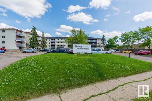1945 105 St Nw, Edmonton, AB, T6J5N6 | Card Image
