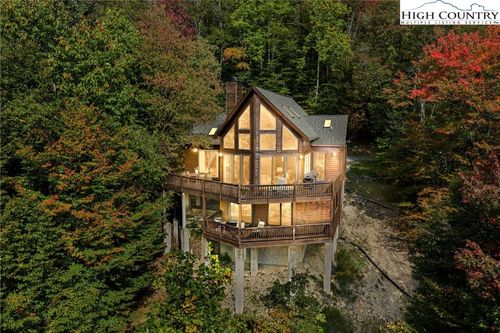 127 Mill Pond Ln, Beech Mountain, NC, 28604-8133 | Card Image