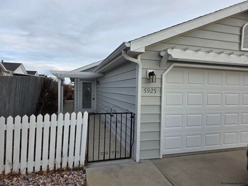 5925 Townsend Pl, Cheyenne, WY, 82009-4151 | Card Image