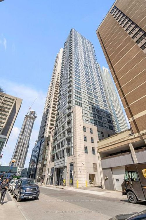802-21 Balmuto St, Toronto, ON, M4Y1W4 | Card Image