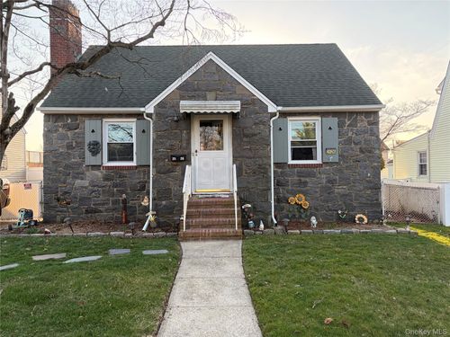 2526 S Saint Marks Ave, Bellmore, NY, 11710-5010 | Card Image