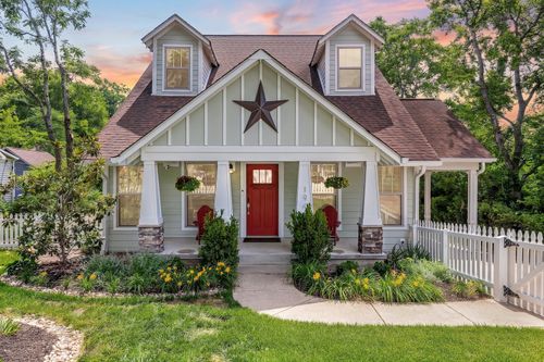 194 37th Ave N, Nashville, TN, 37209-4965 | Card Image