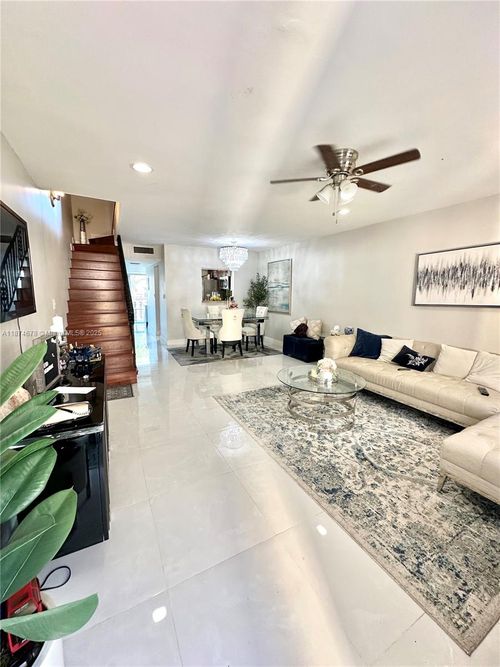apt-205-2831 Pierce St, Hollywood, FL, 33020-3868 | Card Image