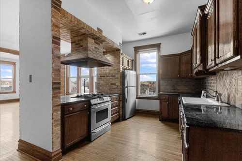 3e-3401 W Armitage Ave, Chicago, IL, 60647-3719 | Card Image