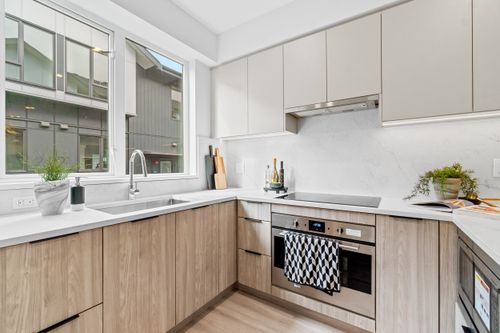 203-7161 17th Ave, Burnaby, BC, V3N0K1 | Card Image