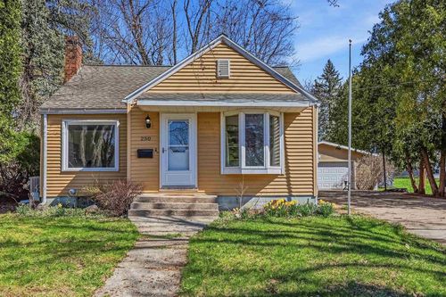 250 E Dewey St, Platteville, WI, 53818-2237 | Card Image