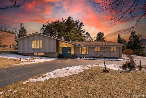 6579 Balmoral Ter, Clarkston, MI, 48346-3348 | Card Image