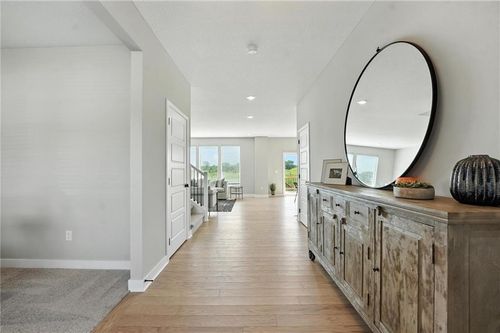 11112 N Glenwood Ave, Kansas City, MO, 64157-8074 | Card Image