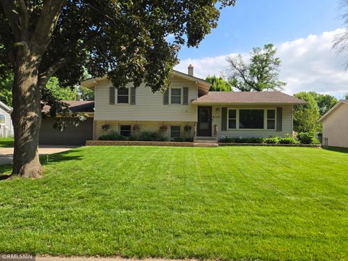 2167 Lakeaires Blvd, White Bear Lake, MN, 55110-4339 | Card Image