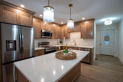 106 Lock St, Nashua, NH, 03064-2840 | Card Image