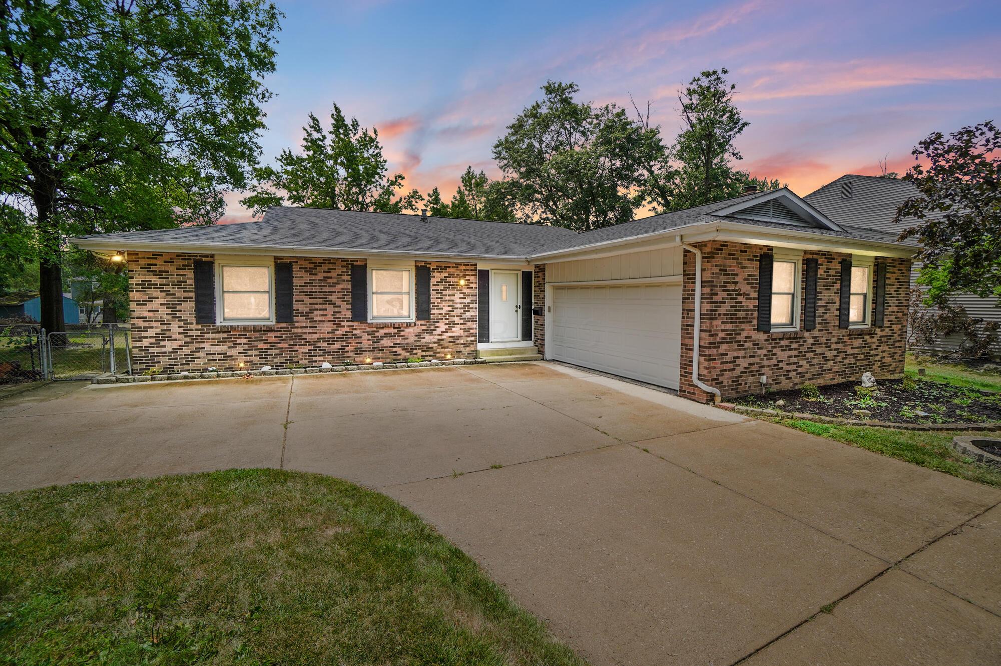 Calgary Dr, Columbus, OH 43229