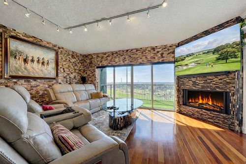 apt-5404-1200 Country Club Dr, LARGO, FL, 33771-2183 | Card Image