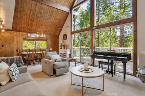 375 Grizzly Rd, Lake Arrowhead, CA, 92352 | Card Image