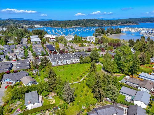 5-10480 Resthaven Dr, Sidney, BC, V8L3H7 | Card Image