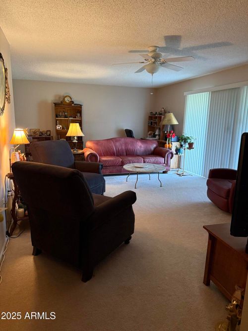 10208 W Kingswood Cir, Sun City, AZ, 85351-1939 | Card Image