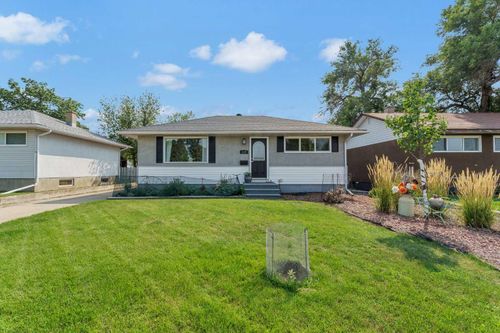 117 14 St Nw, Medicine Hat, AB, T1A6R5 | Card Image