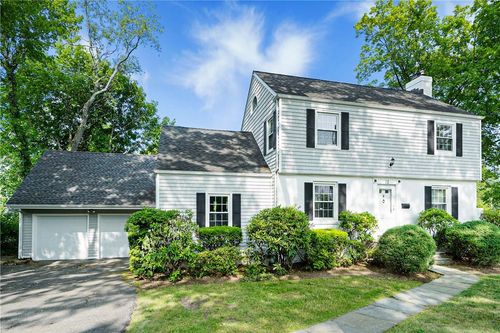 12 Laurel Rd, White Plains, NY, 10605-4307 | Card Image