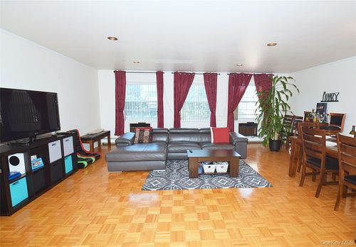 205-12 Diane Pl, Bayside, NY, 11360-1297 | Card Image