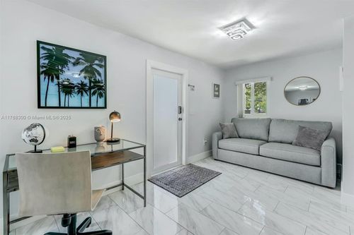 211 Sw 4th Ave, Hallandale Beach, FL, 33009-5432 | Card Image