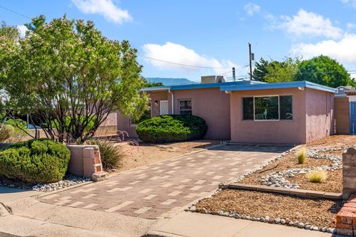 2824 Manzano St Ne, Albuquerque, NM, 87110-3026 | Card Image