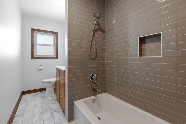 1141 Hartford Ln, House other with 5 bedrooms, 3 bathrooms and 2 parking in Elk Grove Village IL | Image 21