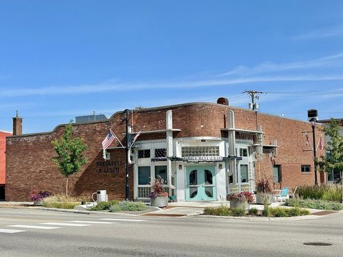 101 E Center St, Lake City, MN, 55041-1001 | Card Image